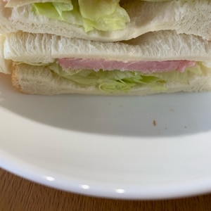 食パン8枚切り♡ハムレタスサンドイッチ(^^)